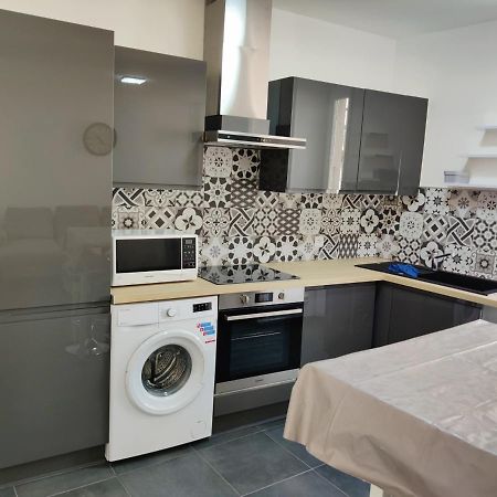 Appartement En Centre Ville โทนง-เลส์-แบงส์ ภายนอก รูปภาพ