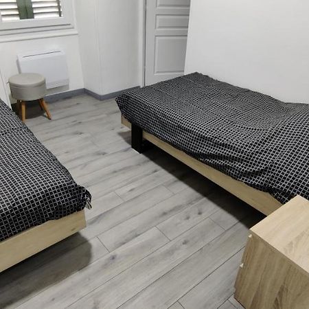 Appartement En Centre Ville โทนง-เลส์-แบงส์ ภายนอก รูปภาพ