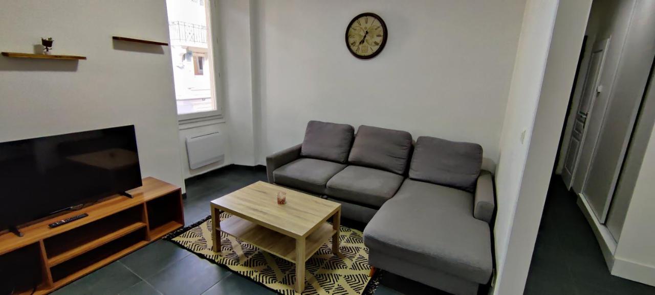 Appartement En Centre Ville โทนง-เลส์-แบงส์ ภายนอก รูปภาพ