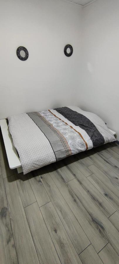 Appartement En Centre Ville โทนง-เลส์-แบงส์ ภายนอก รูปภาพ