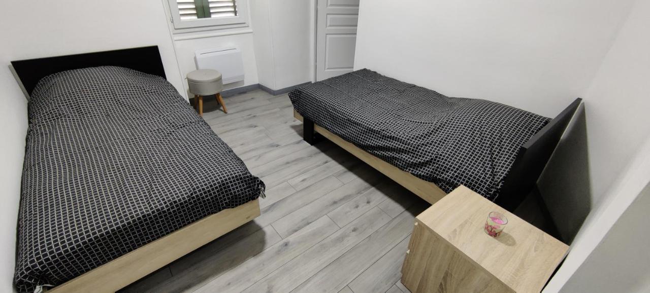 Appartement En Centre Ville โทนง-เลส์-แบงส์ ภายนอก รูปภาพ